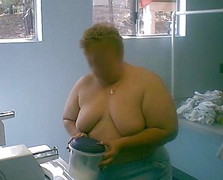 Plump mature doing the wash #29161436