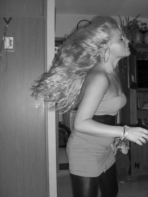 Dutch Barbies and Bimbo's #24033734