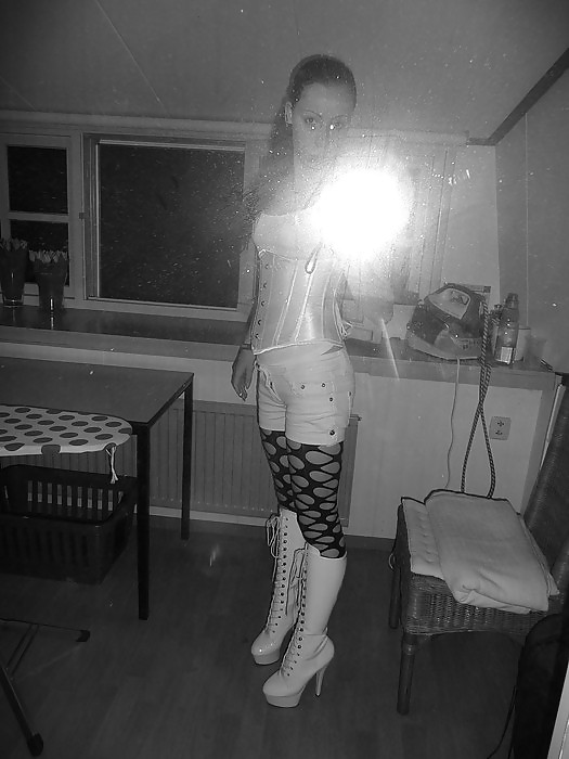 Dutch Barbies and Bimbo's #24033792