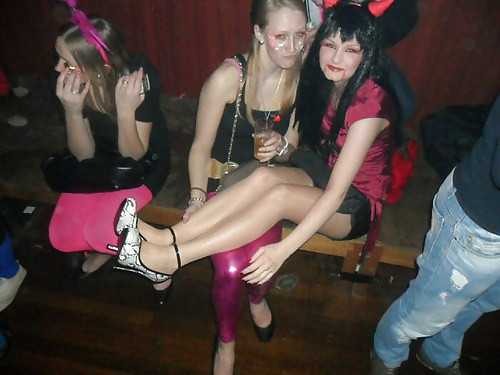 Dutch Barbies and Bimbo's #24033837