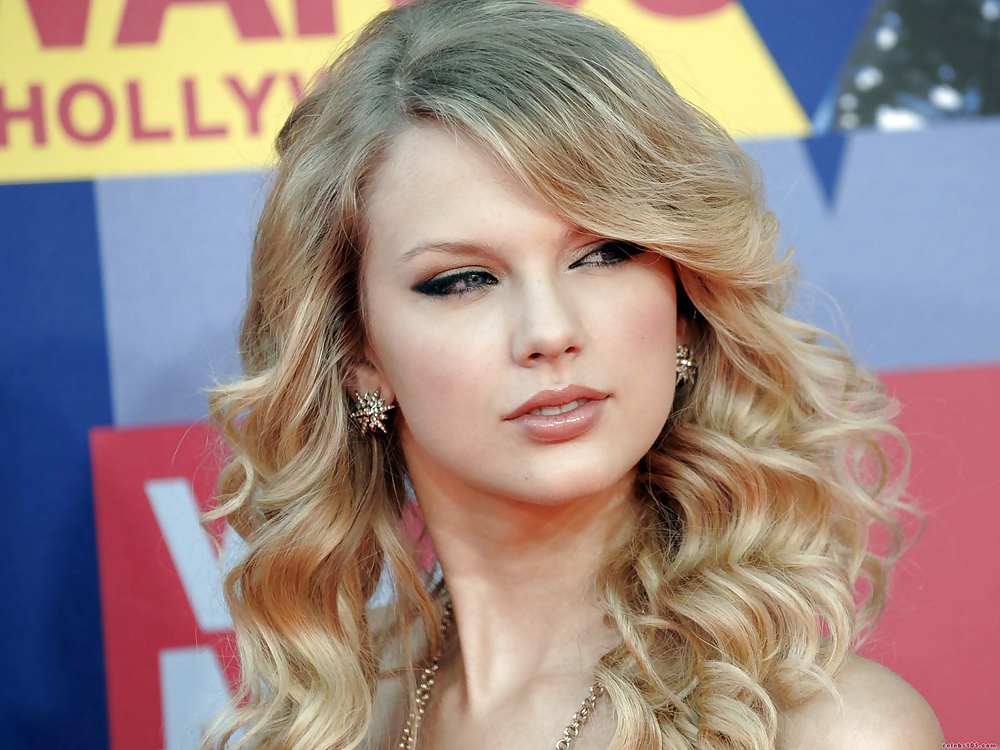 Taylor swift
 #25162457