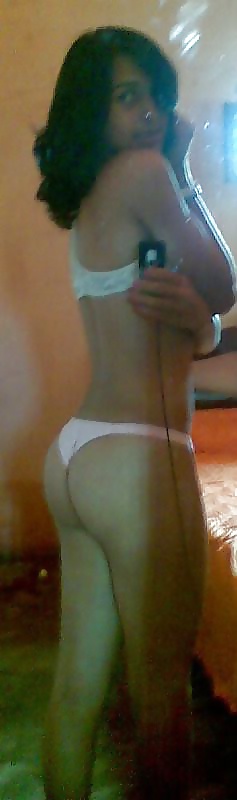 Brasileña joven shemale kayara kelly (no desnuda)
 #27609174