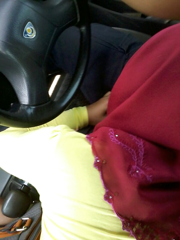 Malay- awek tudung dalam proton wira #39011971