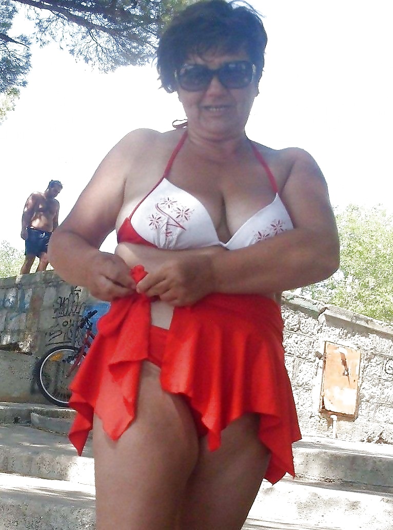 Milf in costume da bagno
 #29021481