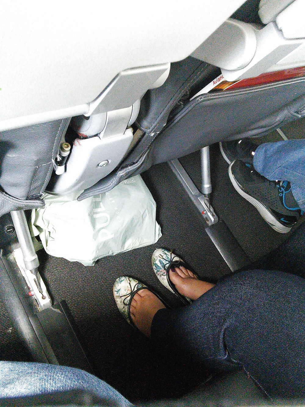 Pieds Par Avion #28899916