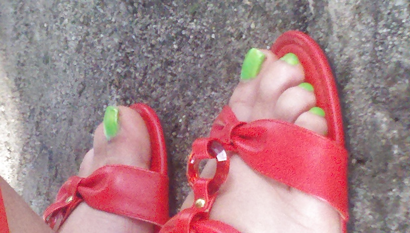 Pies y dedos de los pies sexy de la prima
 #24248042
