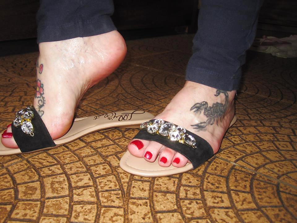 Feet mature #36174744