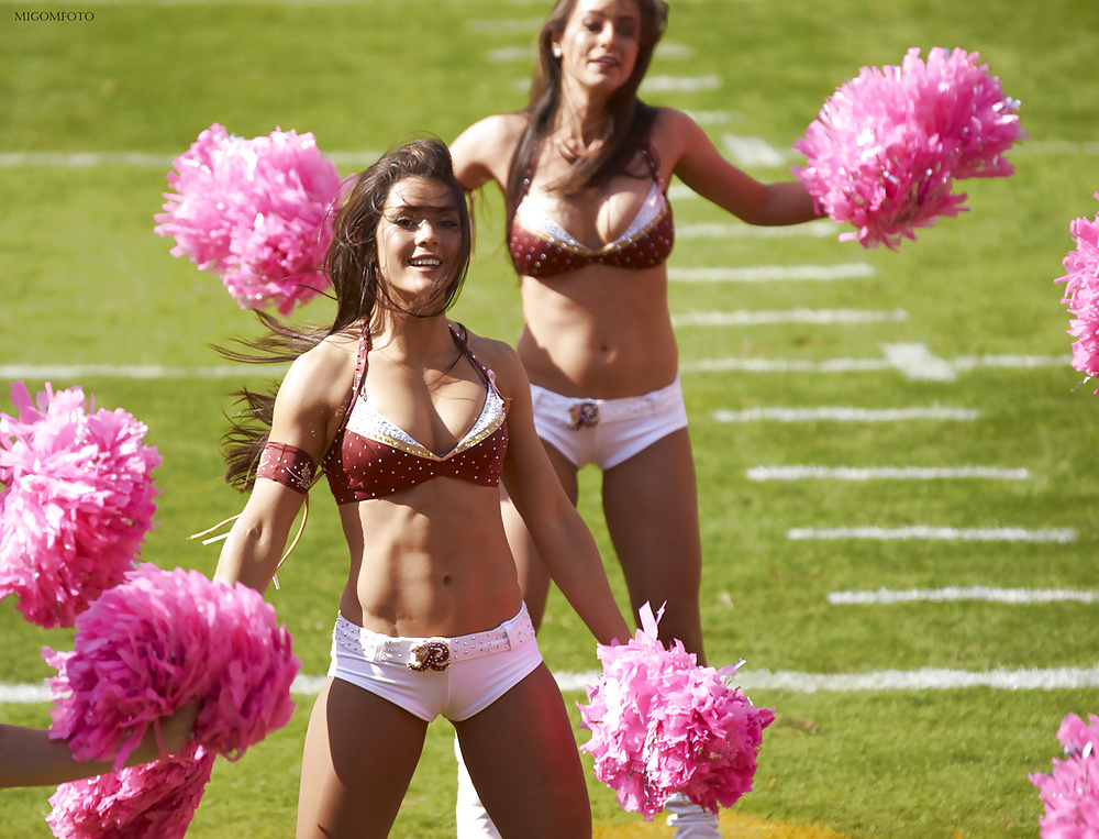 Cheerleaders - pantyhose and camel toes (non-nude) #30181493