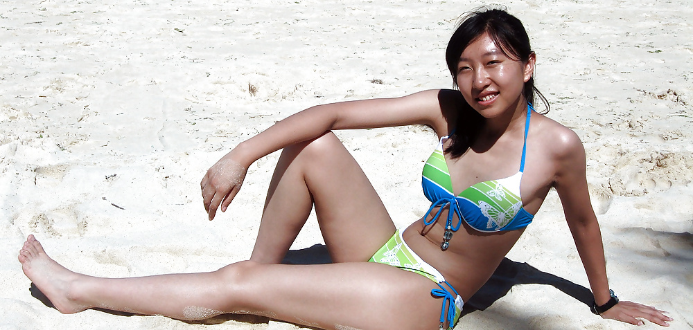 私のビーチへの訪問（毛むくじゃらの脇の下を持つ美しいアジア人
 #23637623