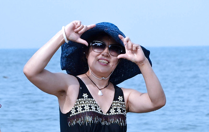 私のビーチへの訪問（毛むくじゃらの脇の下を持つ美しいアジア人
 #23637700