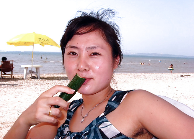 私のビーチへの訪問（毛むくじゃらの脇の下を持つ美しいアジア人
 #23637712