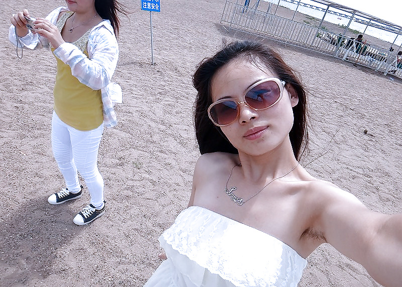 私のビーチへの訪問（毛むくじゃらの脇の下を持つ美しいアジア人
 #23637889