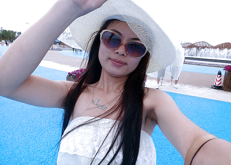 La mia visita alla spiaggia (belle asiatiche con ascelle pelose)
 #23637895