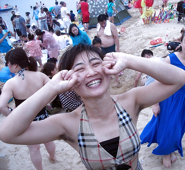私のビーチへの訪問（毛むくじゃらの脇の下を持つ美しいアジア人
 #23638161
