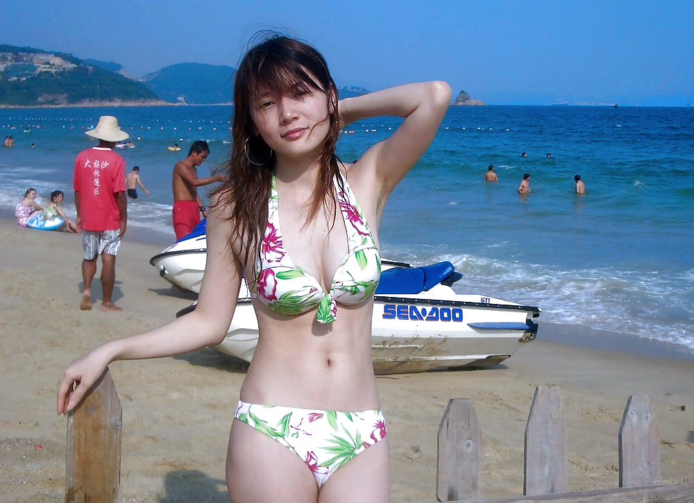 私のビーチへの訪問（毛むくじゃらの脇の下を持つ美しいアジア人
 #23638965