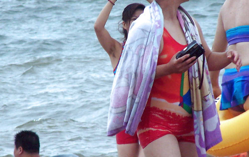 私のビーチへの訪問（毛むくじゃらの脇の下を持つ美しいアジア人
 #23639120