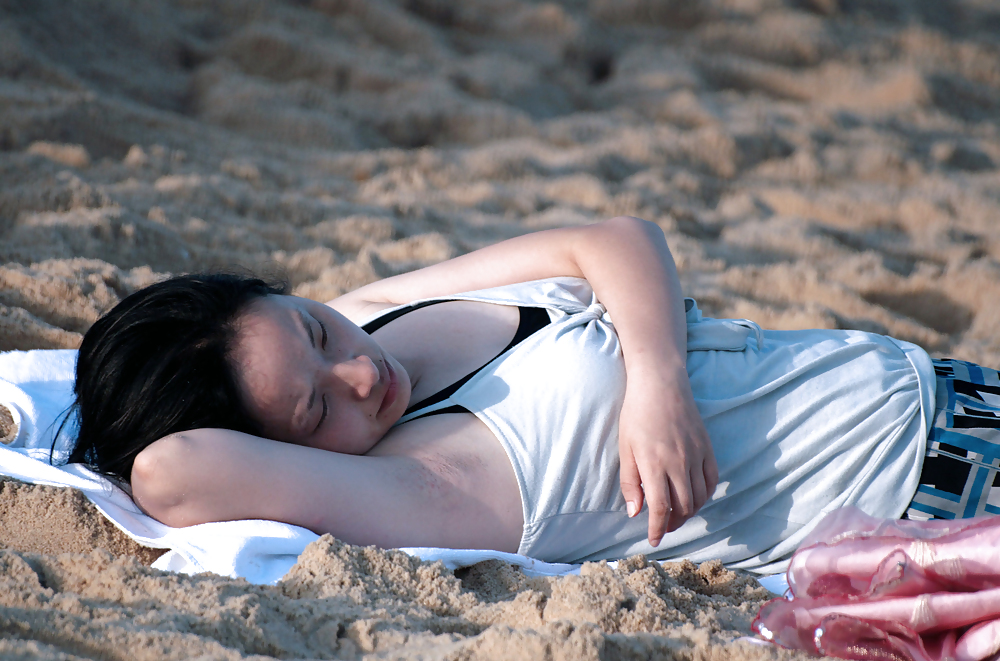 私のビーチへの訪問（毛むくじゃらの脇の下を持つ美しいアジア人
 #23639762