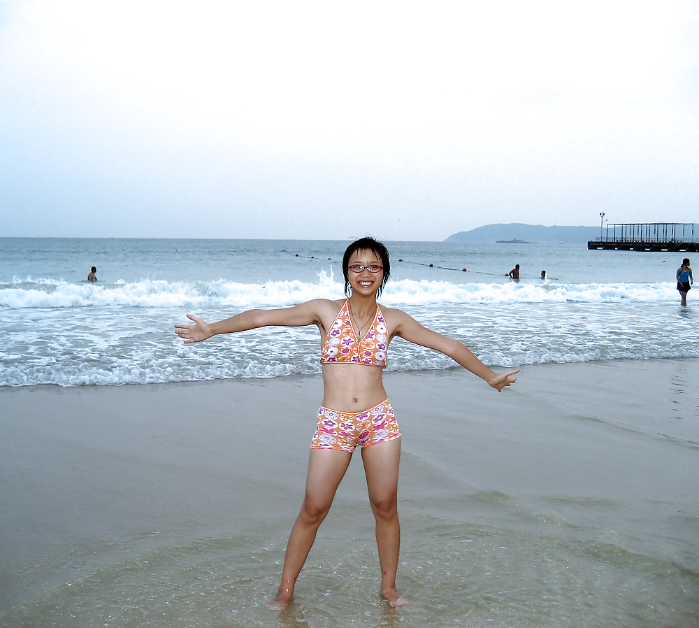 私のビーチへの訪問（毛むくじゃらの脇の下を持つ美しいアジア人
 #23640192