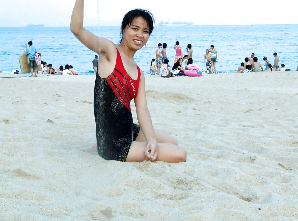 私のビーチへの訪問（毛むくじゃらの脇の下を持つ美しいアジア人
 #23640292