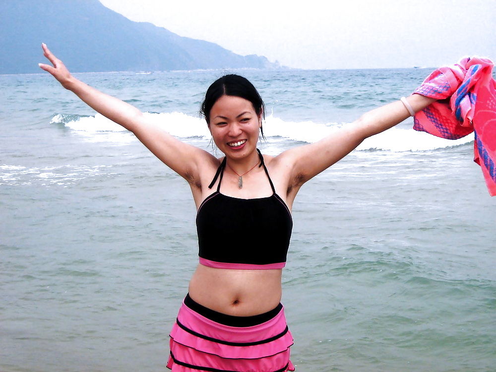 私のビーチへの訪問（毛むくじゃらの脇の下を持つ美しいアジア人
 #23640325