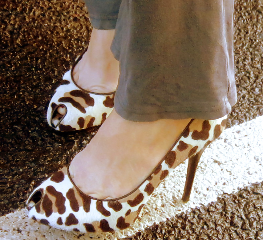 Stuart Weitzman Bur Peep Toed Und Stuarts Misc #25737899