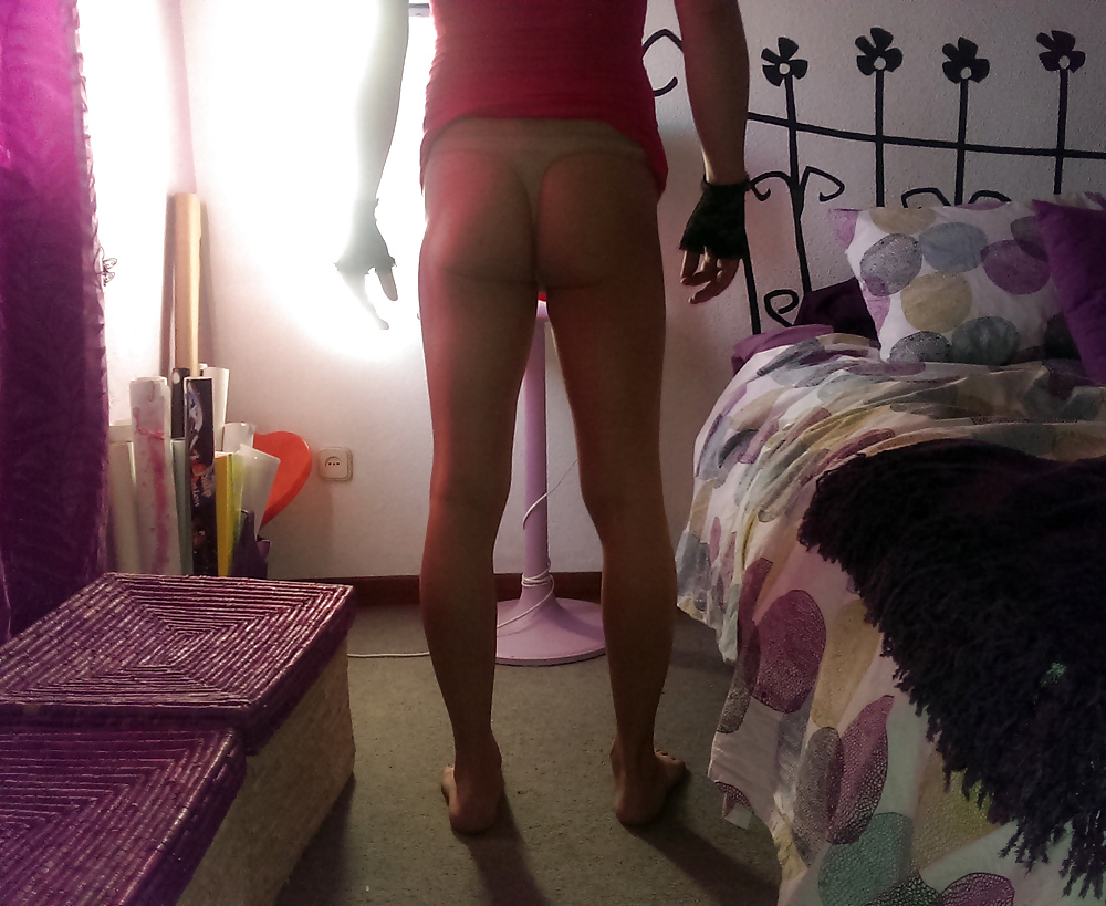 Lindo crossdresser en la intimidad
 #39930422