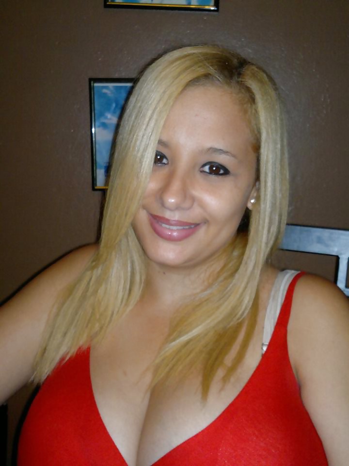 Macromastia cándida en fb - increíble rubia con tetas masivas
 #27843220