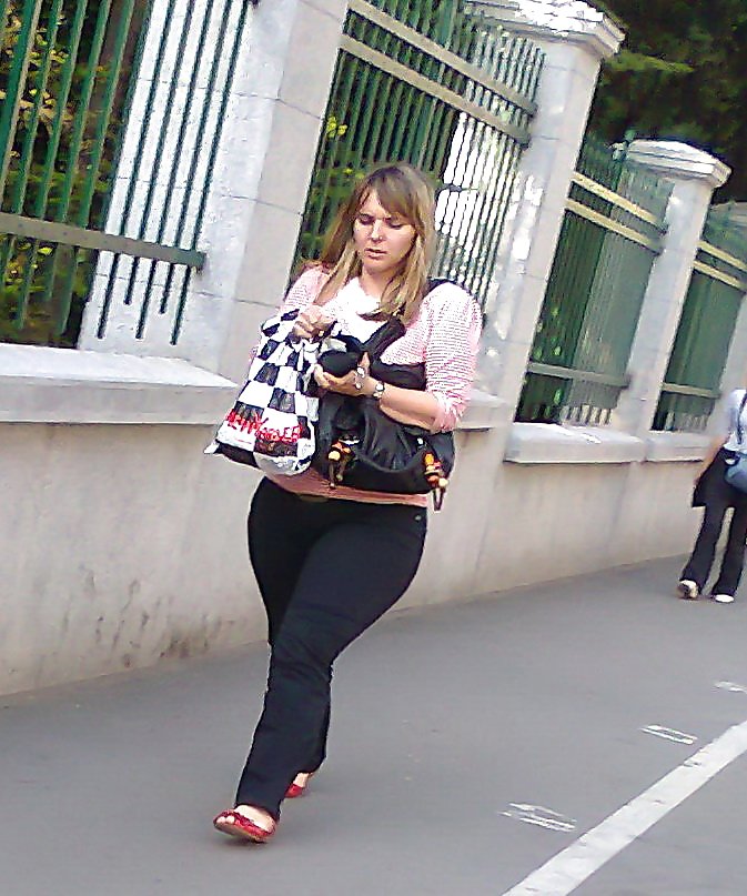 Rando Public PAWG Donks #35737482