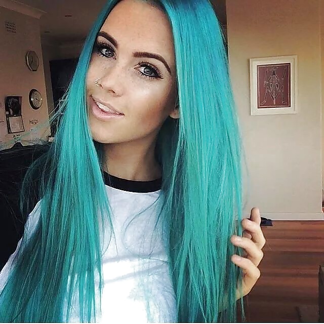 Chicas con pelo azul
 #33355775