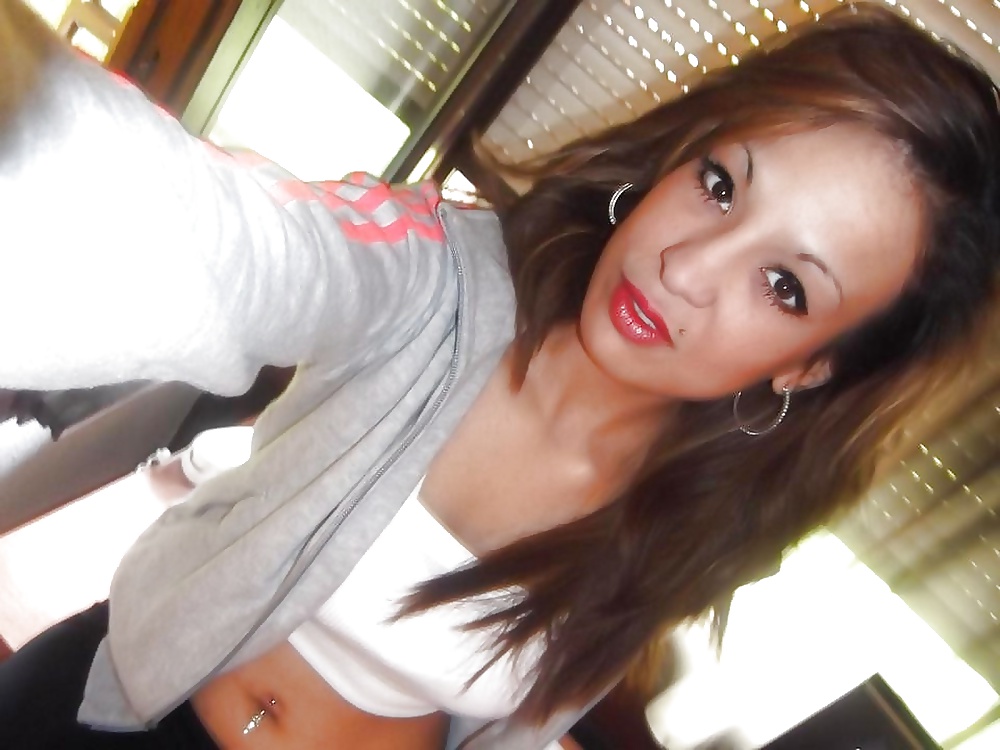 Nesrine Bというフランス人女性。
 #31363380