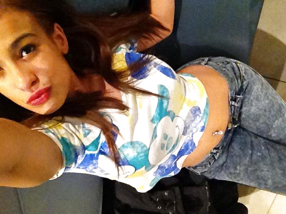 Nesrine Bというフランス人女性。
 #31363389