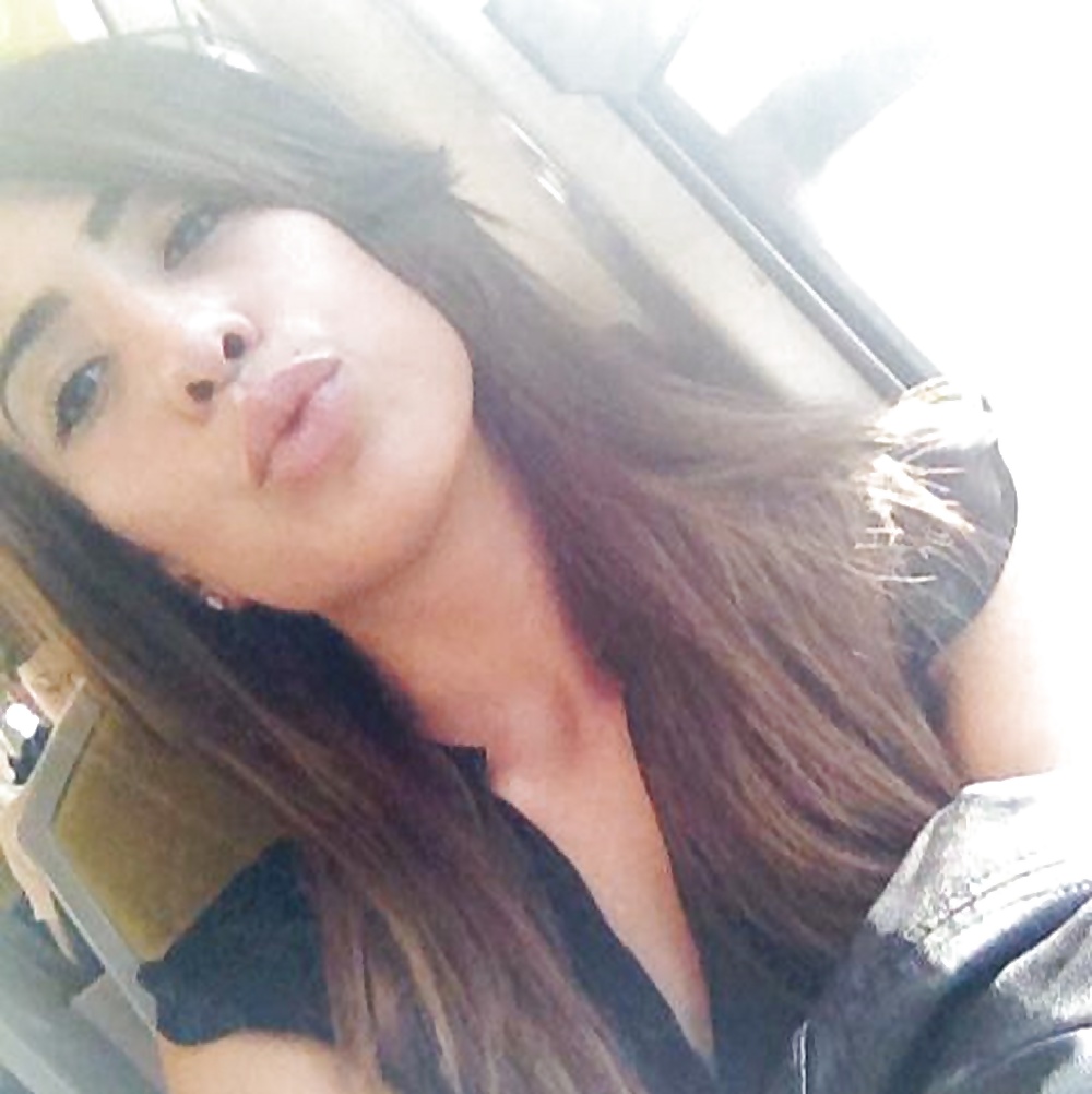 Nesrine Bというフランス人女性。
 #31363446