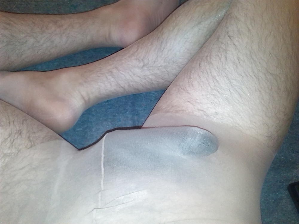 Yo en pantimedias bronceadas y negras. para cluxuk nad nylondguy
 #27118675