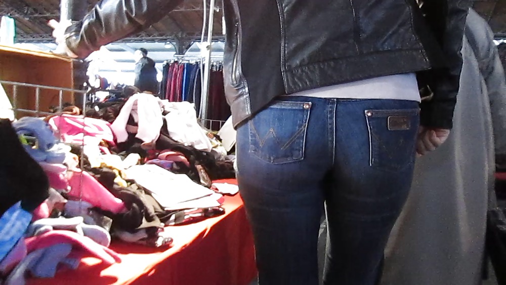 Les Femmes Blanches En Jeans #26304715