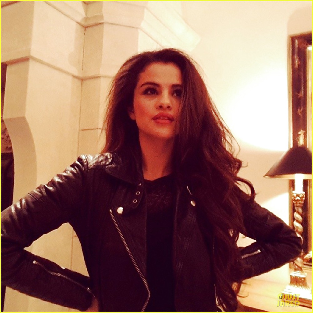 Selena Gomez - Fille Latine Chaude Avec Une Parfaite Pipe-lèvres #35365208