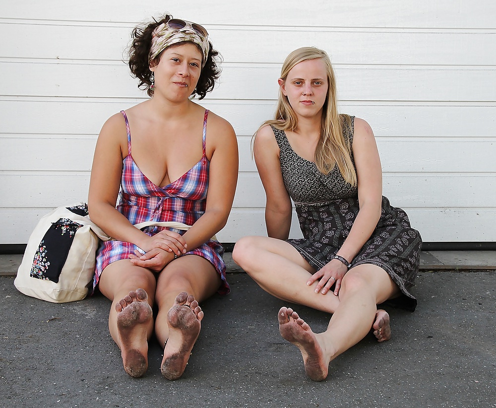 Schmutzigen Füße - Straße Füße #34640025