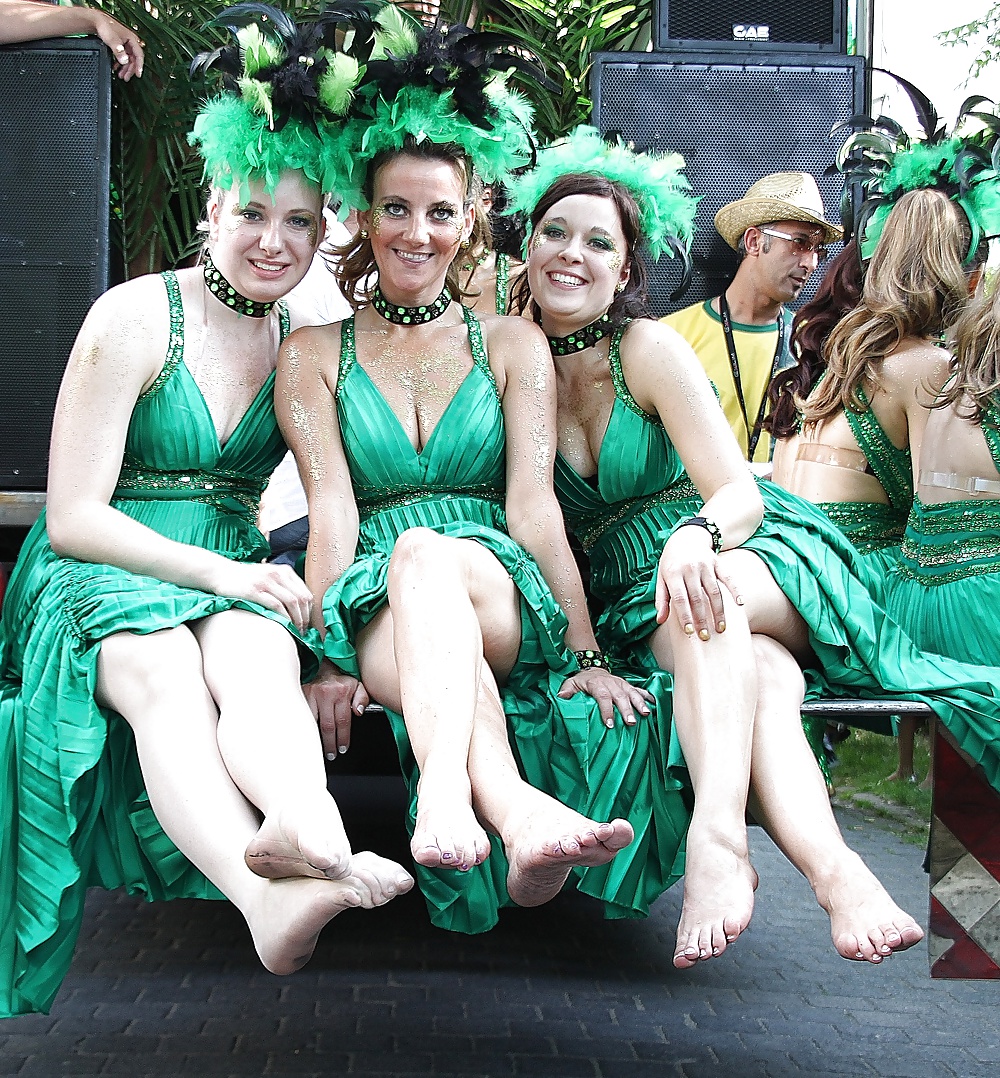 Schmutzigen Füße - Straße Füße #34640056