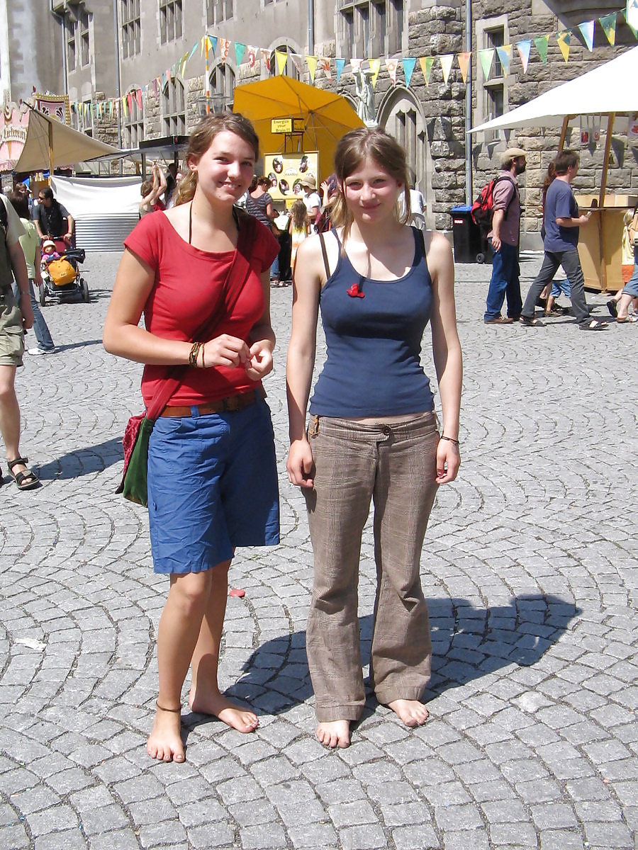 Schmutzigen Füße - Straße Füße #34640107