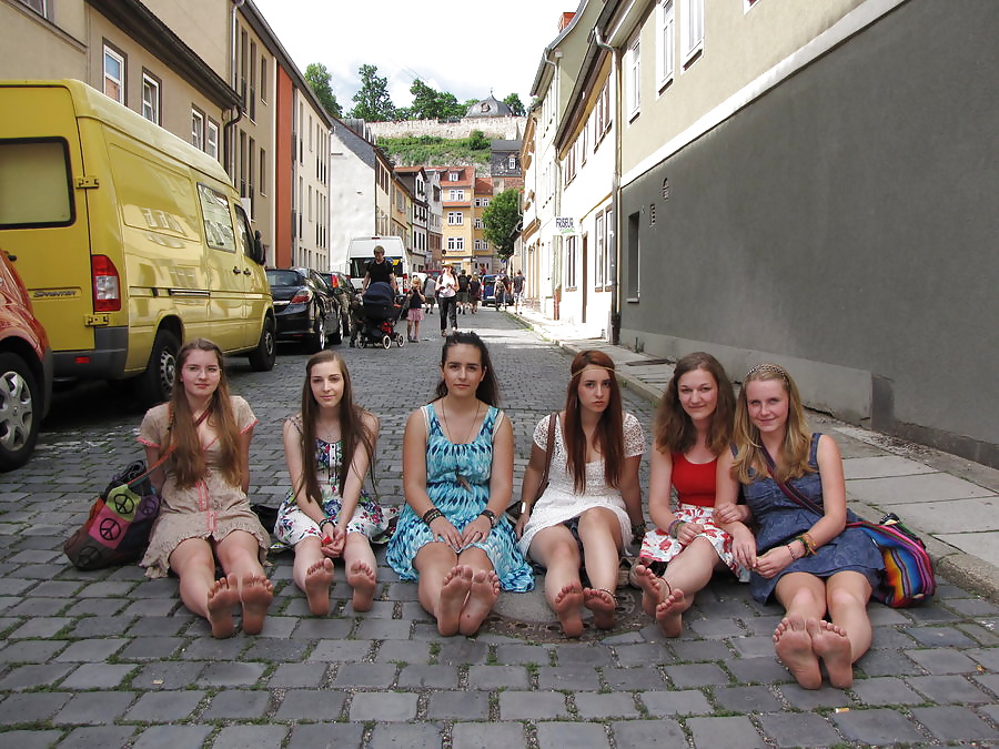 Schmutzigen Füße - Straße Füße #34640114