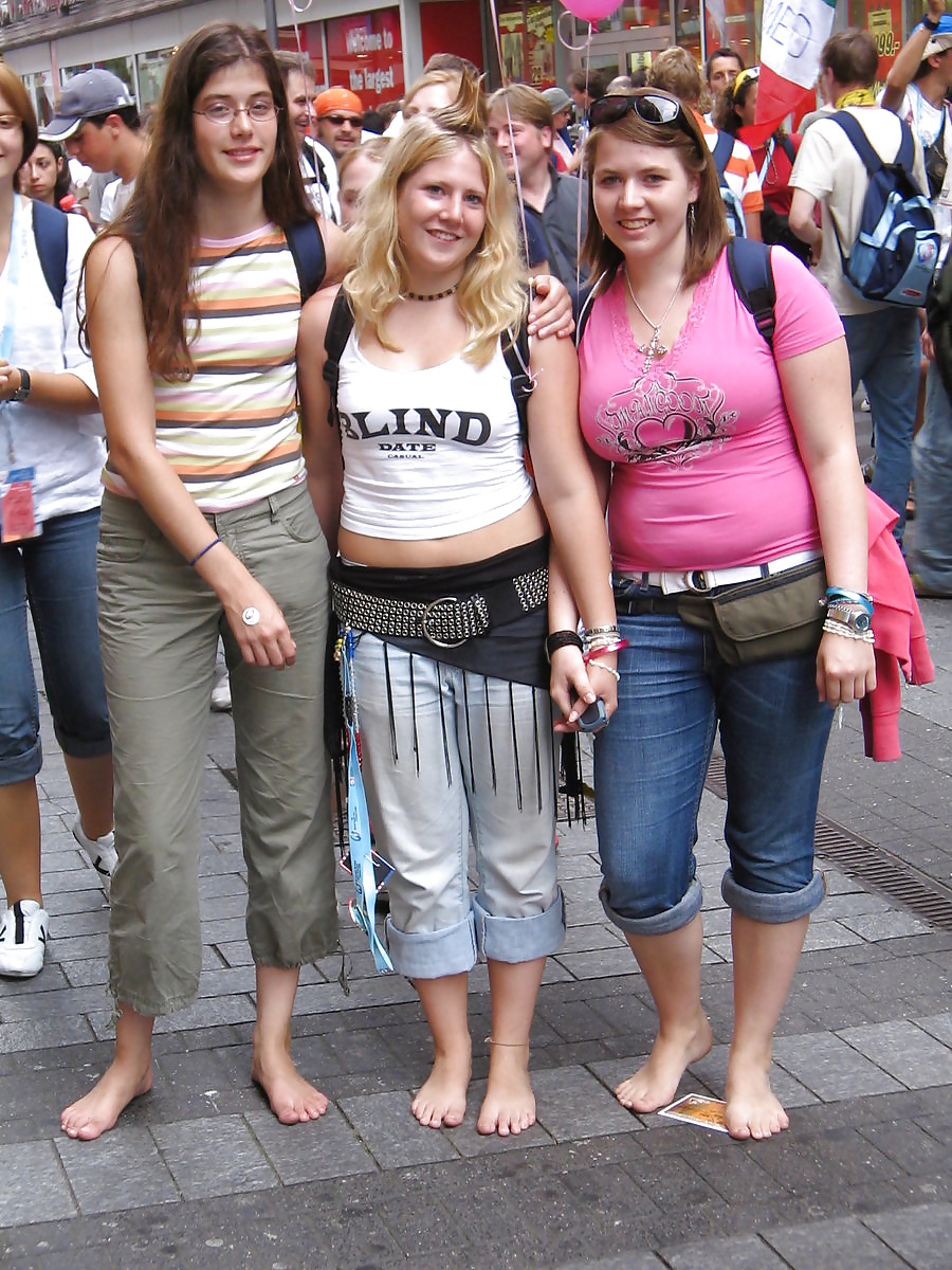 Schmutzigen Füße - Straße Füße #34640136