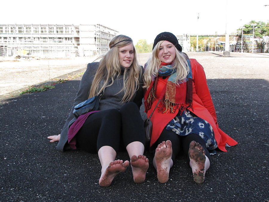 Schmutzigen Füße - Straße Füße #34640153