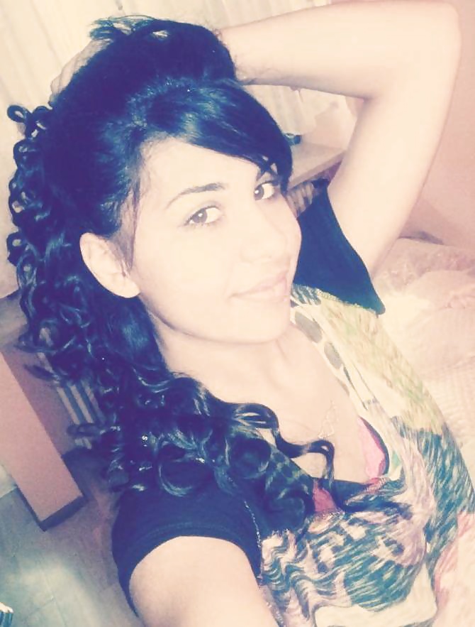 Beuatiful turkish teen! Is she a virgin? #32321630