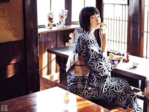 Sexy japanese girls in kimono #39951187