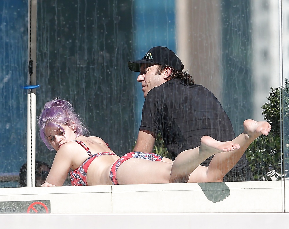 Piedi di Kelly osbourne
 #32405084