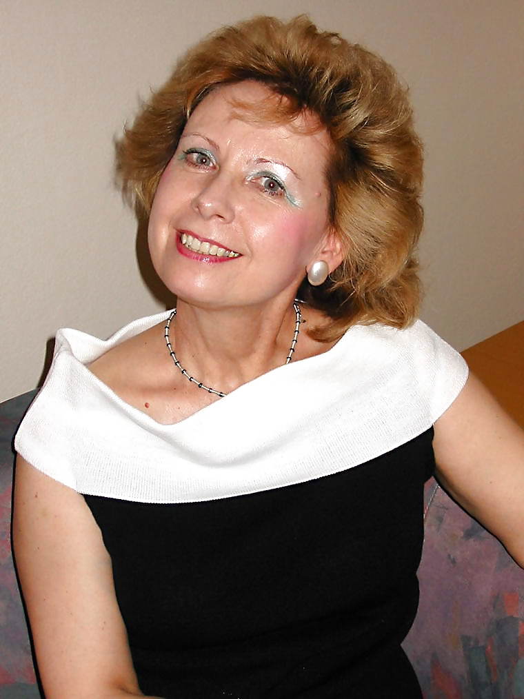 Wunderbar Reife Dame #36702424