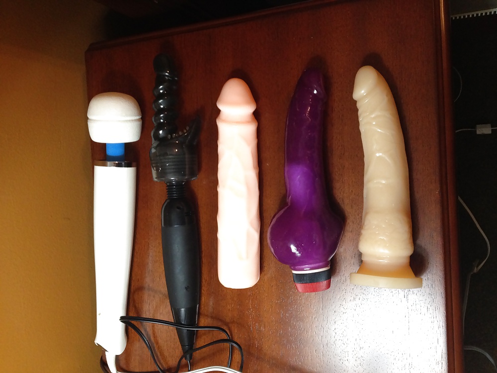 Foto aggiornate dei sex toys preferiti dalla moglie
 #28393921