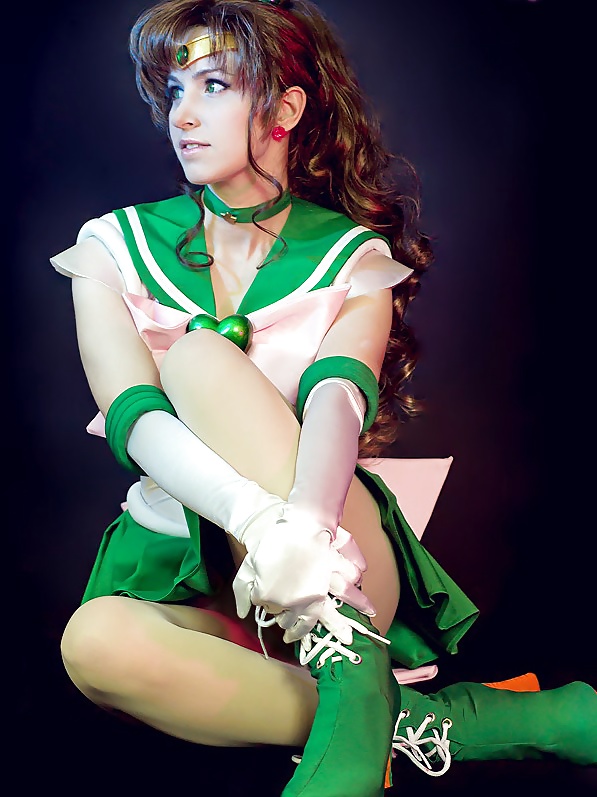 Sailor Jupiter Cosplay Girls #32680678