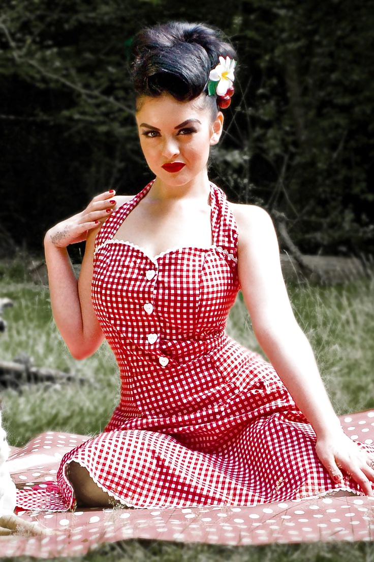 Dressed retro 50's style #31709088