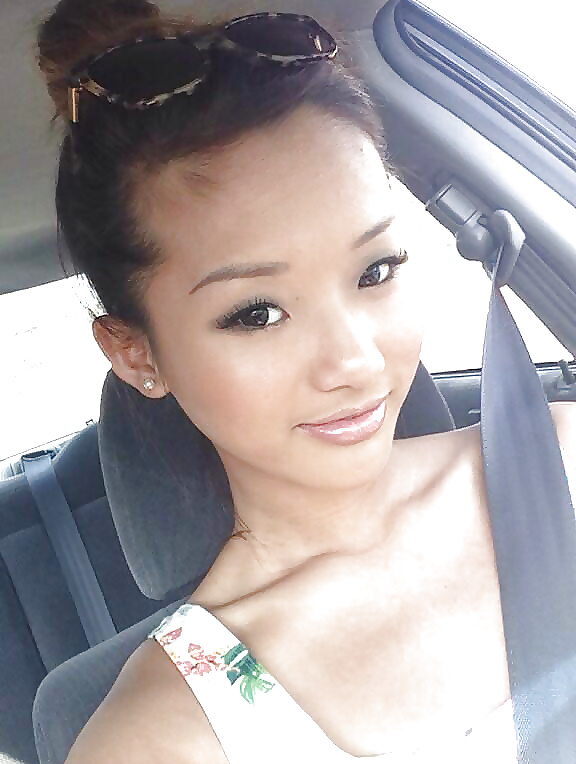 Ragazze asiatiche e ladyboy
 #26276101