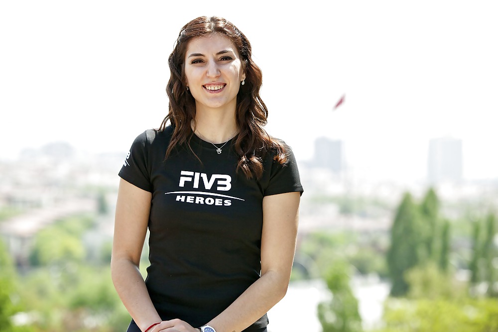 Neslihan Demir #23995820